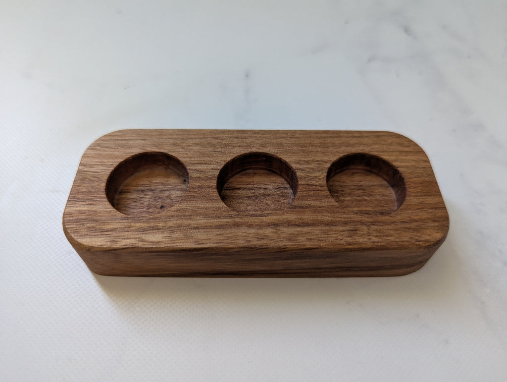 Oil bottle holder - stand (round edge)