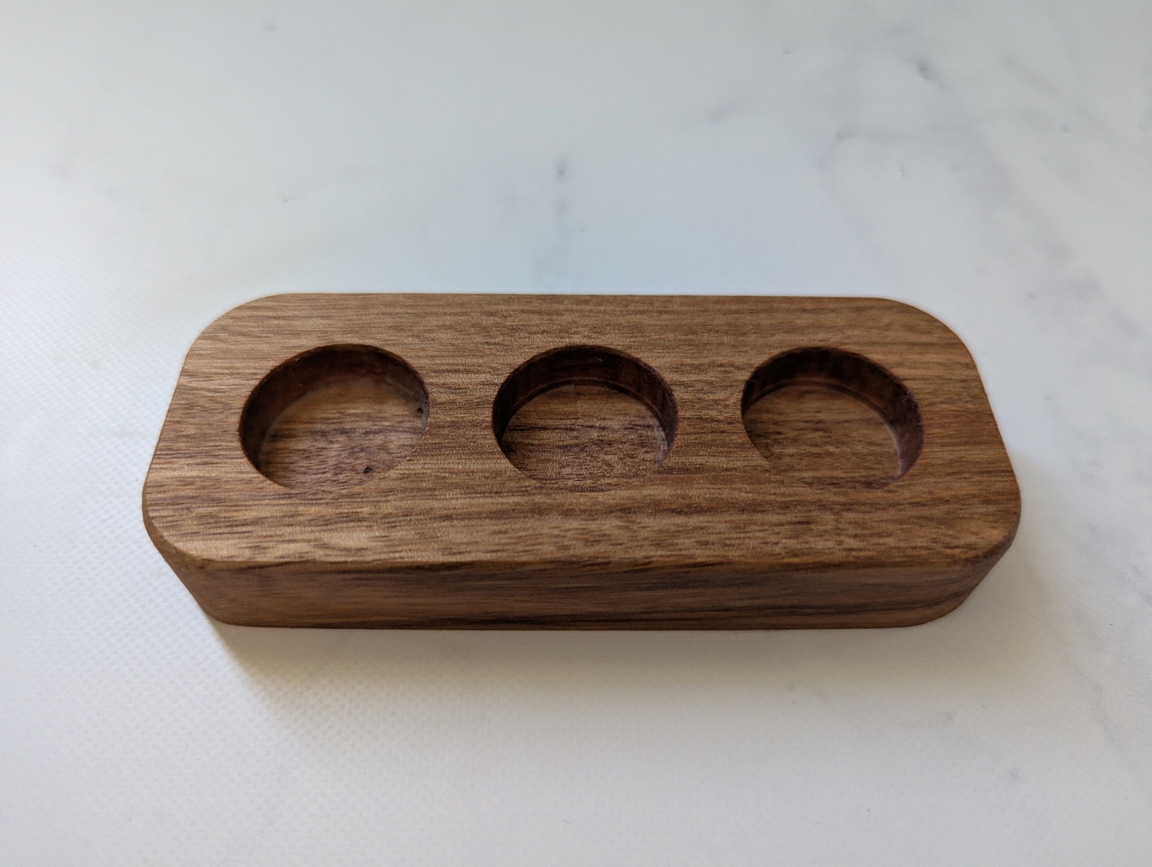Oil bottle holder - stand (round edge)